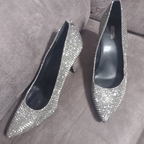 Michael Kors Alina Flex crystal-embellished pumps 9M - Picture 6 of 15